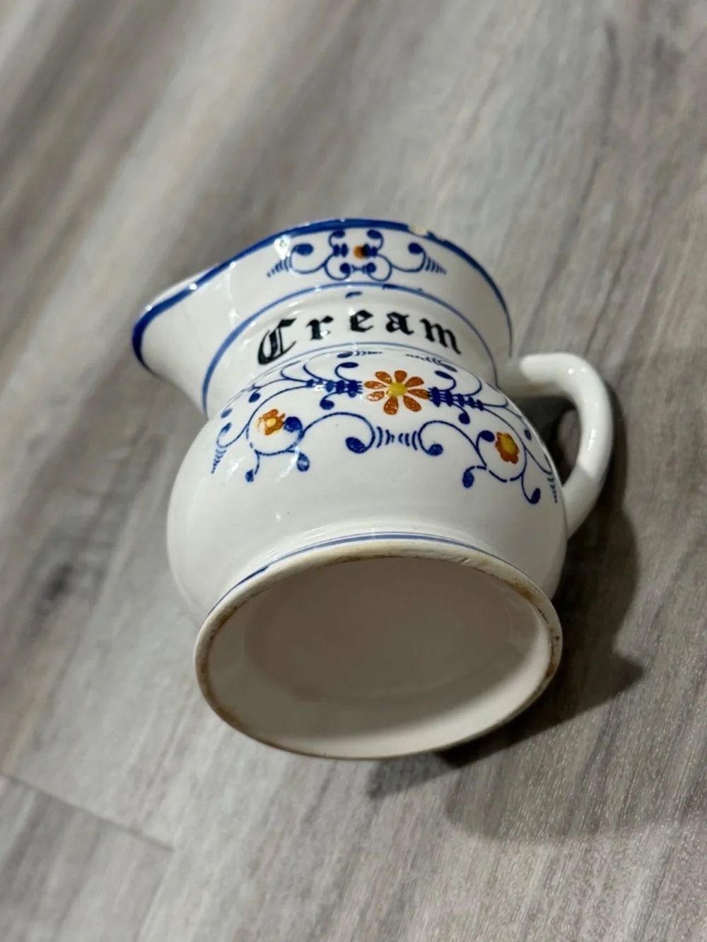 Royal Sealy vintage royal